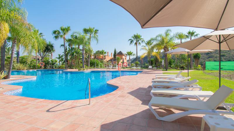 Foto a9bdf9c2-d903-4e11-957a-242ff9a1cd14. Reihenhaus mit parking pool in Benahavís pueblo Benahavís