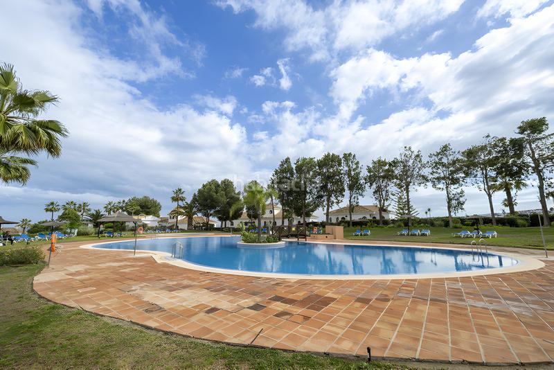 Foto 65f7879a-b573-4862-bbc5-108bdbbbde29. Appartement avec parking piscine dans La Duquesa Manilva