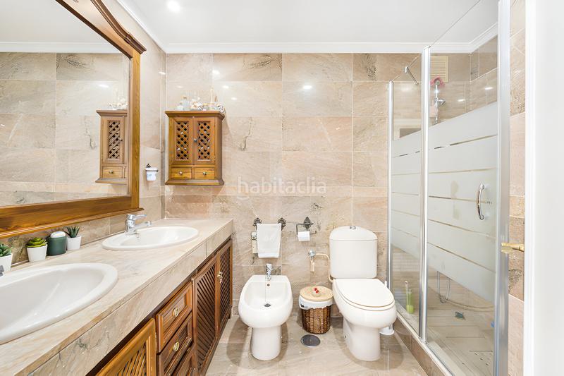 Foto 53ab1486-f095-407c-b631-dc0af657fad3. Casa adossada amb aparcament piscina a Centro Estepona