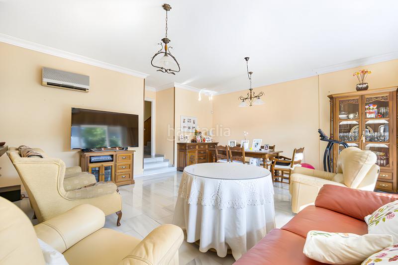 Foto 893e095d-4fed-4327-8df9-81b3354fb7f7. Casa adossada amb aparcament piscina a Centro Estepona