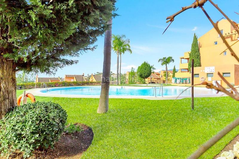 Foto ad37a9ff-f962-48dc-92a1-ecfb7d663428. Apartamento  en planta baja en venta en Elviria en Marbella