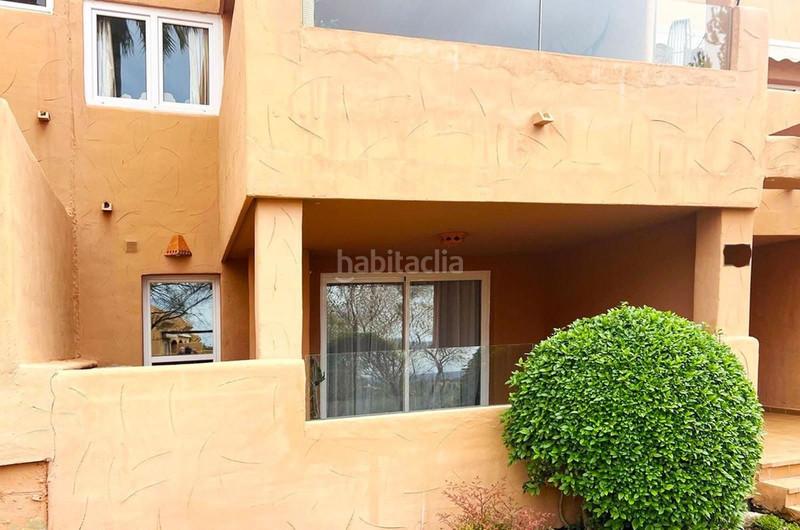 Foto cb2bd271-14b2-4c20-b9b8-3bdb71d46cb4. Apartamento  en planta baja en venta en Elviria en Marbella