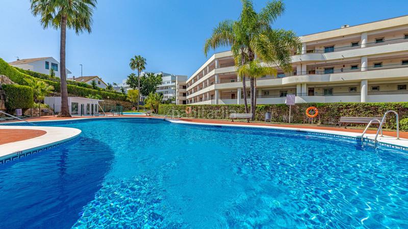 Foto 16eda3be-e4b1-4417-b126-60d755ac9fd6. Apartamento  en planta media en venta en Guadalmina Alta en Marbella