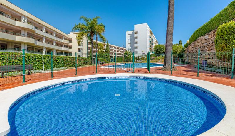 Foto 64cce2d9-78bb-4686-8391-20706c555784. Apartamento  en planta media en venta en Guadalmina Alta en Marbella