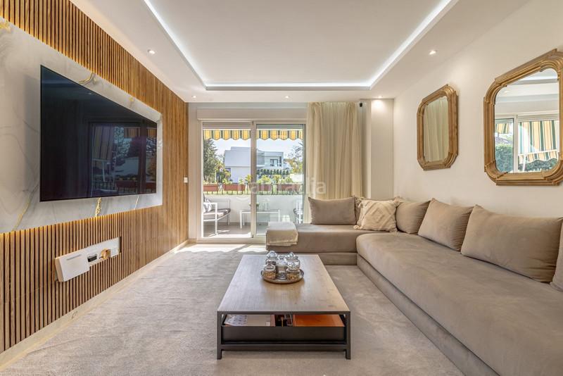 Foto 7e5e6424-ccc1-4037-ba3b-ee207e4d164c. Apartamento  en planta media en venta en Guadalmina Alta en Marbella