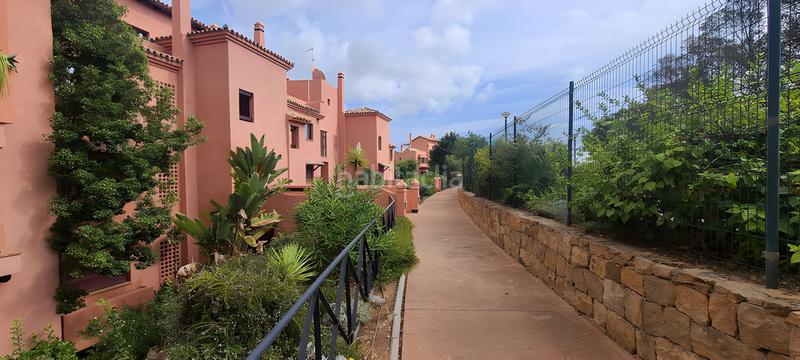 Foto 3b1f9719-f421-4a7f-9f68-06f18cb771e3. Planta baja apartamento en planta baja en venta en Elviria en Marbella