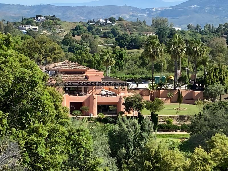 Foto f3a3757a-6bcc-430f-a2bd-e3e473c31e90. Planta baja apartamento en planta baja en venta en Elviria en Marbella