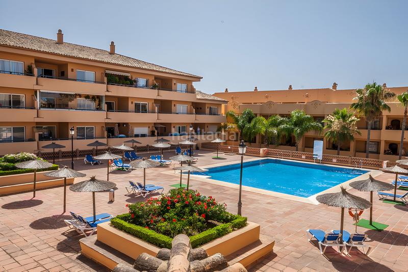 Foto 149d441c-7f84-4b7f-9eca-dd31d430480d. Appartement mit parking pool in Elviria Marbella