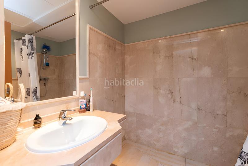 Foto bb3ae915-8dad-4ba2-a688-a9030783bc47. Rez-de-chaussée avec parking piscine dans Casares pueblo Casares