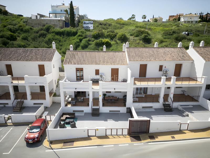 Foto 2ac604c8-137d-4d8f-8eb8-af677458f524. Casa pareada casa adosada en venta playa en bahía de Casares Casares