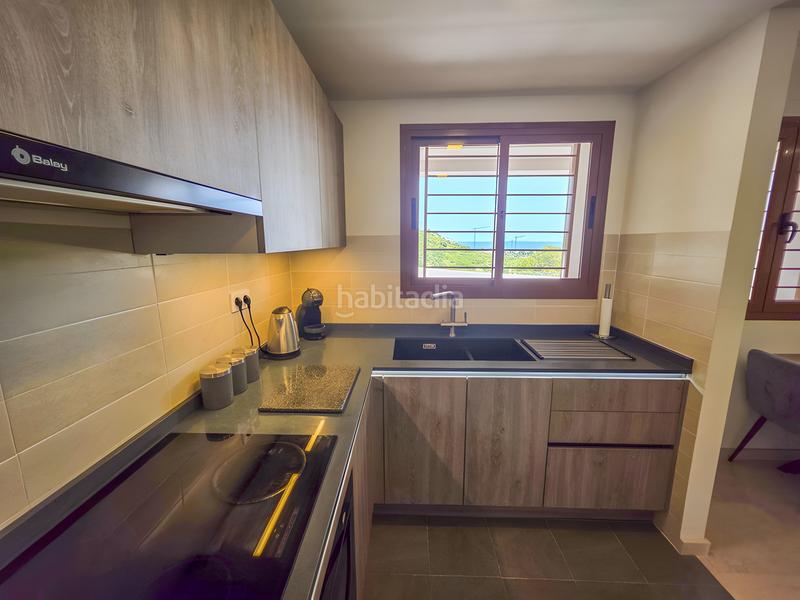 Foto 73d19556-a5fb-4ce6-8f5a-c5f381a199d3. Casa pareada casa adosada en venta playa en bahía de Casares Casares