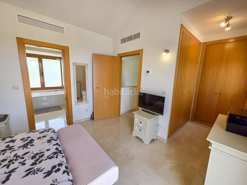 Foto 863c3c15-f789-4ee9-8835-716e9d4d4741. Casa pareada casa adosada en venta playa en bahía de Casares Casares