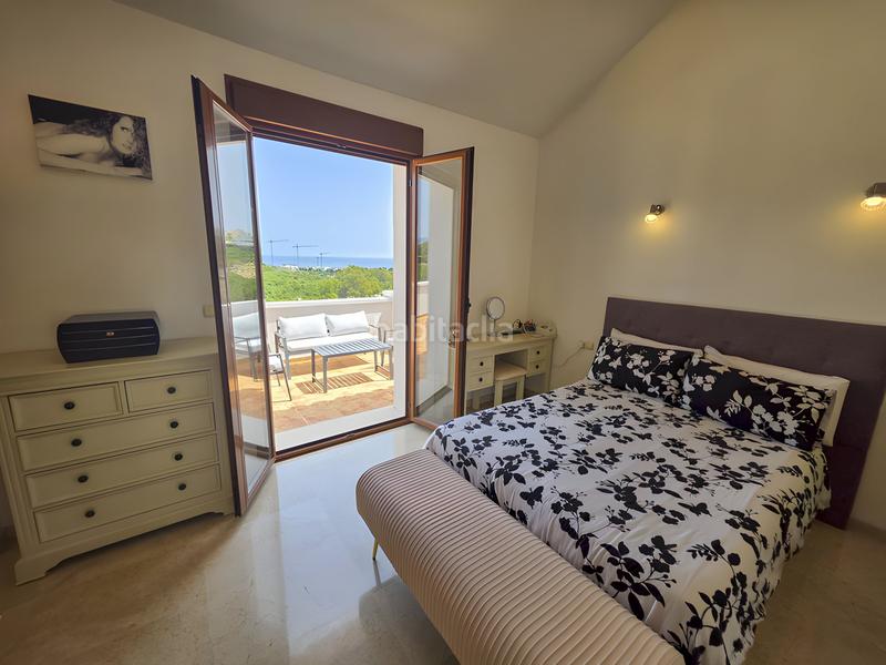 Foto 8ca6bdde-4157-4a43-a6a0-58860b259dc5. Casa pareada casa adosada en venta playa en bahía de Casares Casares