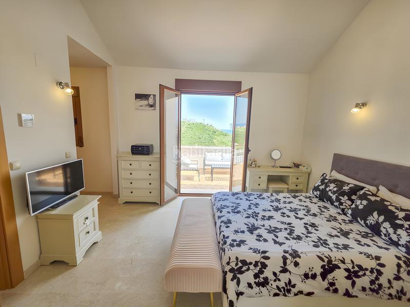 Foto 8da33832-b143-4e34-b84d-0a900a7edac8. Casa pareada casa adosada en venta playa en bahía de Casares Casares