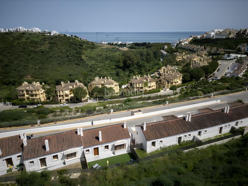 Foto a4a62526-4bdf-4c93-b8e4-adb5cd88517e. Casa pareada casa adosada en venta playa en bahía de Casares Casares