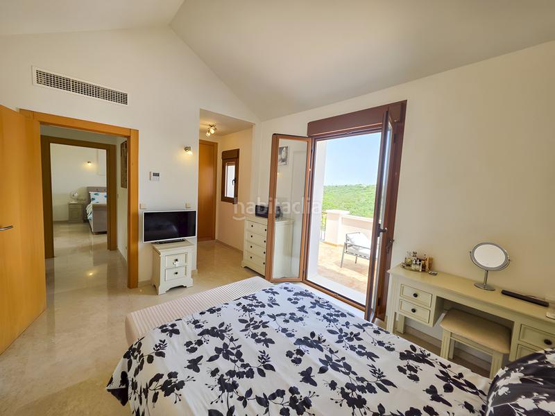 Foto df343003-03d7-4318-9134-e059a037a0ac. Casa pareada casa adosada en venta playa en bahía de Casares Casares