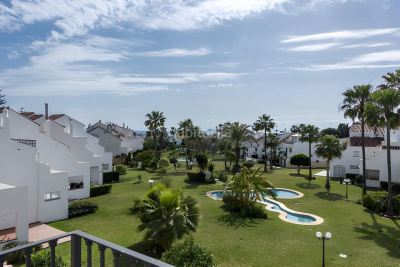 Foto 04027888-d835-4061-814f-23589872ff74. Casa a schiera con riscaldamento parcheggio piscina in Estepona