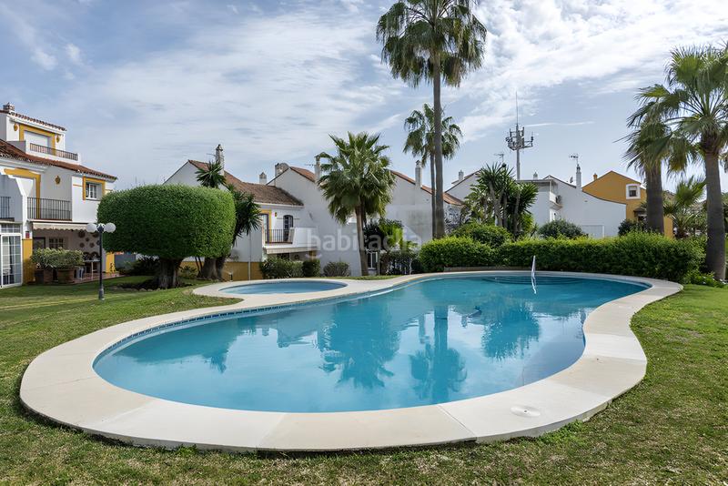 Foto 1215a060-7054-4a04-a57f-144b7f7072ce. Casa adosada adosado en venta en Centro Estepona