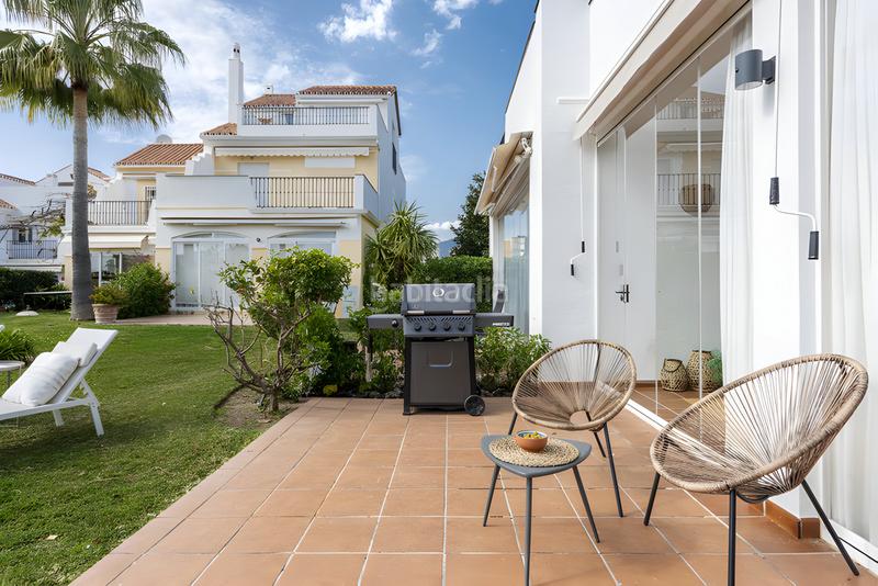 Foto 229d9237-d57a-4fb2-a680-9f59ec50995d. Casa a schiera con riscaldamento parcheggio piscina in Estepona