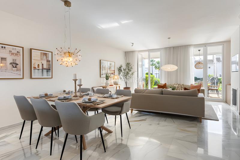 Foto 3755ca89-c406-4ec9-9c1b-dbf96f31c014. Casa a schiera con riscaldamento parcheggio piscina in Estepona