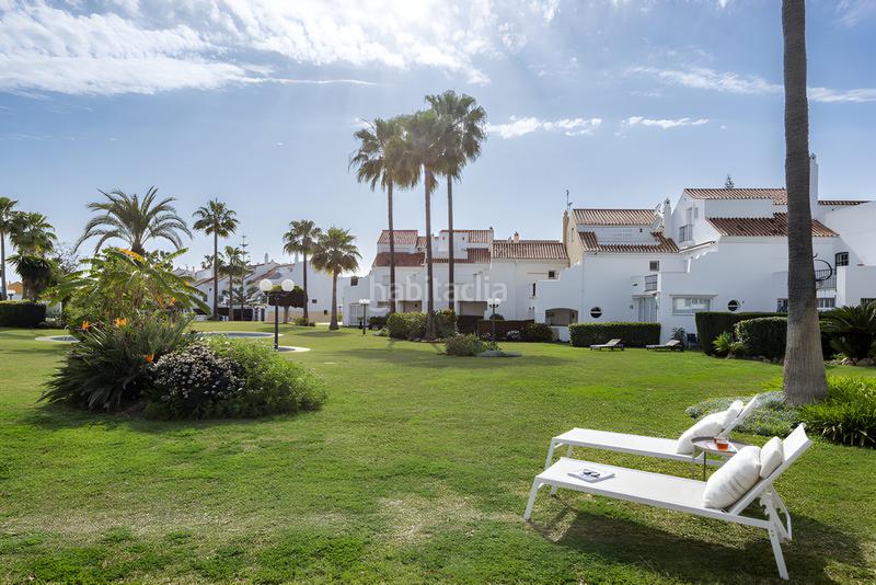 Foto 4fec4356-5f28-4f01-8c31-30ce2006f828. Casa a schiera con riscaldamento parcheggio piscina in Estepona