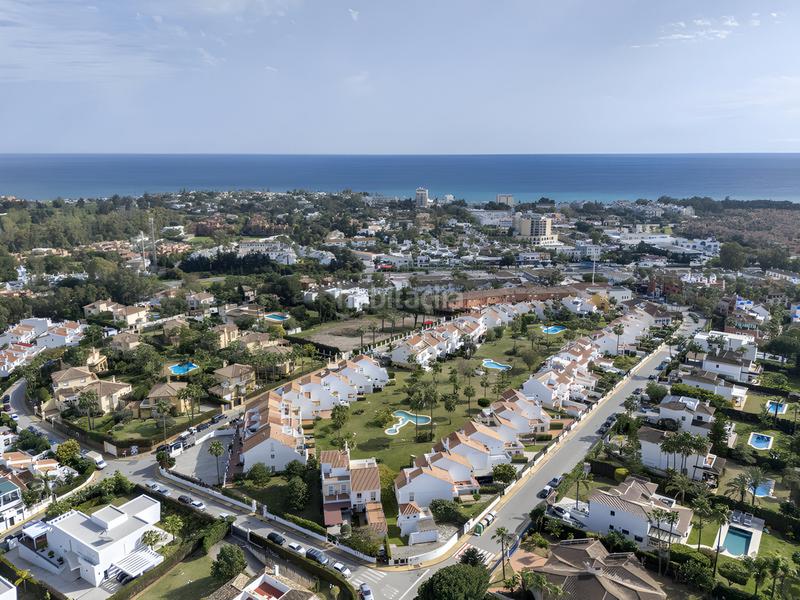 Foto a4a410e2-cc63-4d28-a876-91008d3e18c5. Casa adosada adosado en venta en Centro Estepona