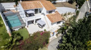Casa en Centro. Villa independiente en venta en estepona