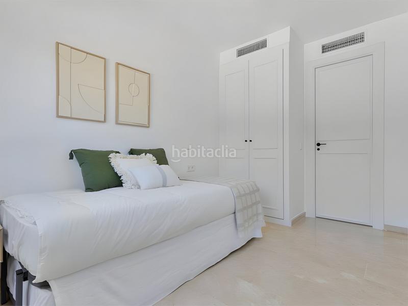 Foto 21b17b2e-8cd8-45d7-ae17-072f0c36bc04. Casa aparellada amb aparcament piscina a San Pedro de Alcántara Pueblo Marbella