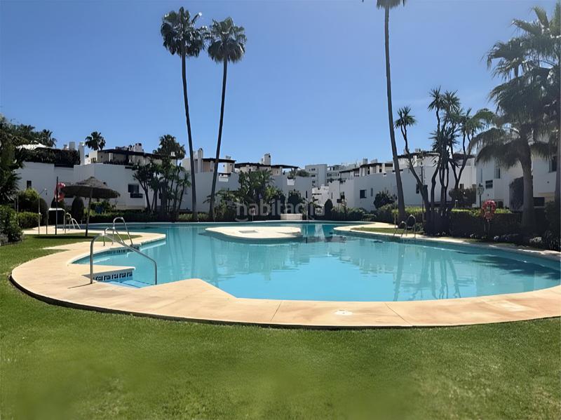 Foto 77674711-c547-4d10-9199-aa652dfcf5eb. Casa aparellada amb aparcament piscina a San Pedro de Alcántara Pueblo Marbella