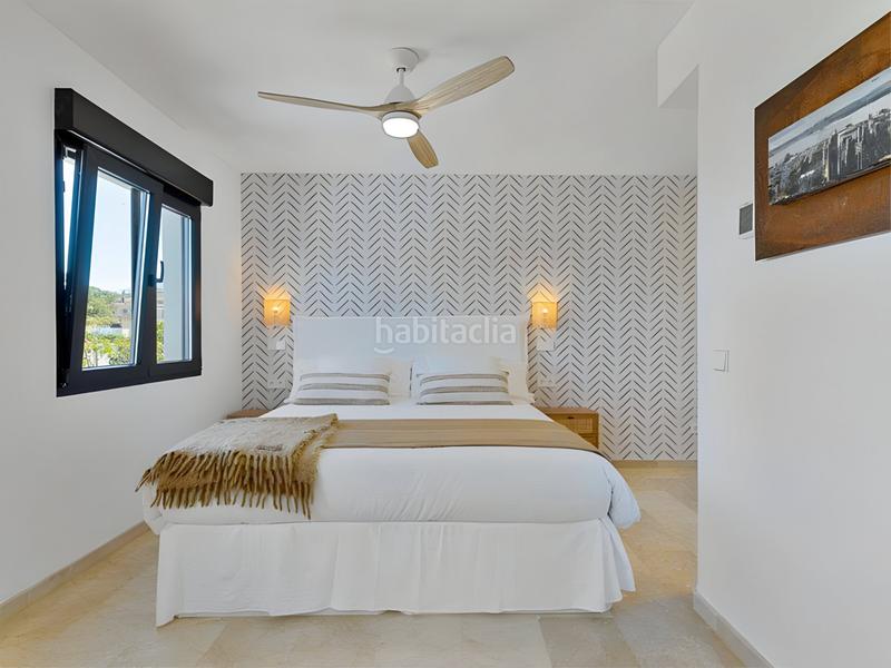 Foto eac41205-e980-4c73-902c-4cf263cdf4c9. Casa aparellada amb aparcament piscina a San Pedro de Alcántara Pueblo Marbella