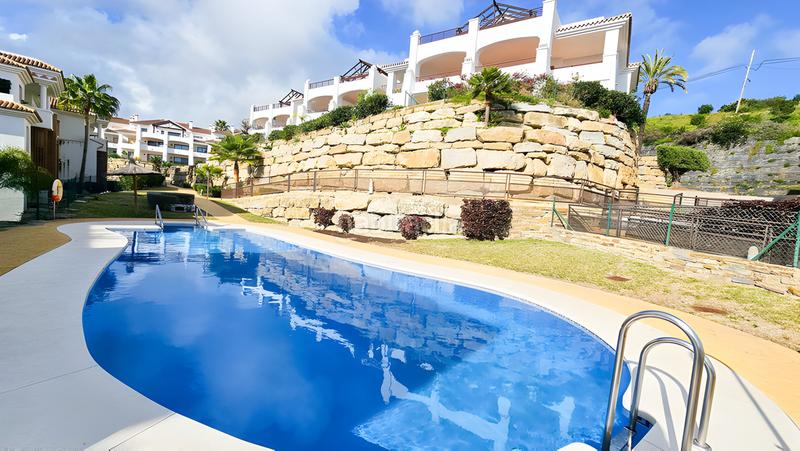Foto 08b30d3e-eeb2-44dc-ae3b-45d002ae0f1a. Apartamento  en planta media en venta playa en Casares