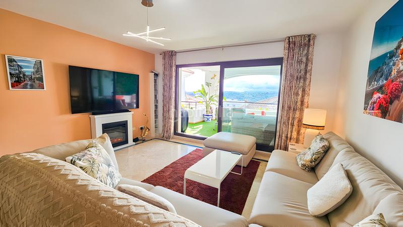 Foto 3e93f912-f756-4f58-8fd1-07627e6c5e40. Apartamento  en planta media en venta playa en Casares