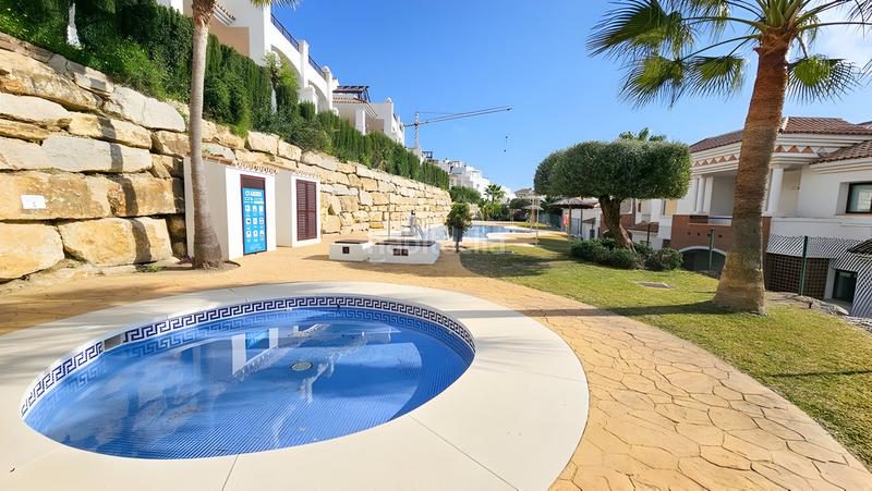 Foto 509409e4-3389-41bc-ad50-1c049036b94a. Apartamento  en planta media en venta playa en Casares