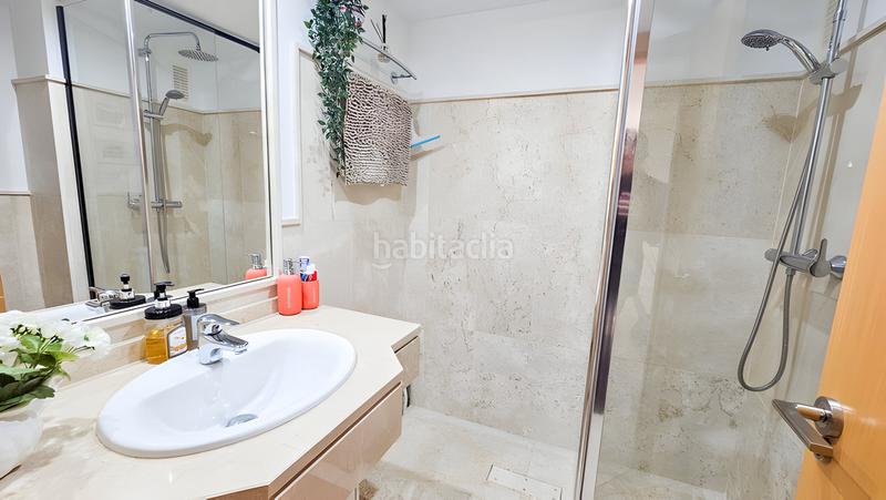 Foto 6381e62f-d4f6-4335-a0d3-86b68cb4029b. Apartamento  en planta media en venta playa en Casares