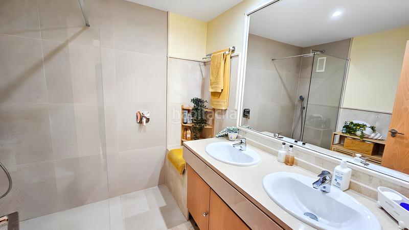 Foto e76c723e-9491-4ae8-b268-3255fea26f0e. Apartamento  en planta media en venta playa en Casares