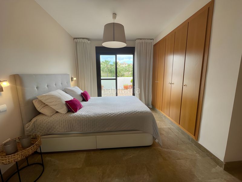 Foto 02ef4f83-8eb0-49a2-9910-a88f89ad60be. Apartament amb aparcament piscina a Centro Estepona