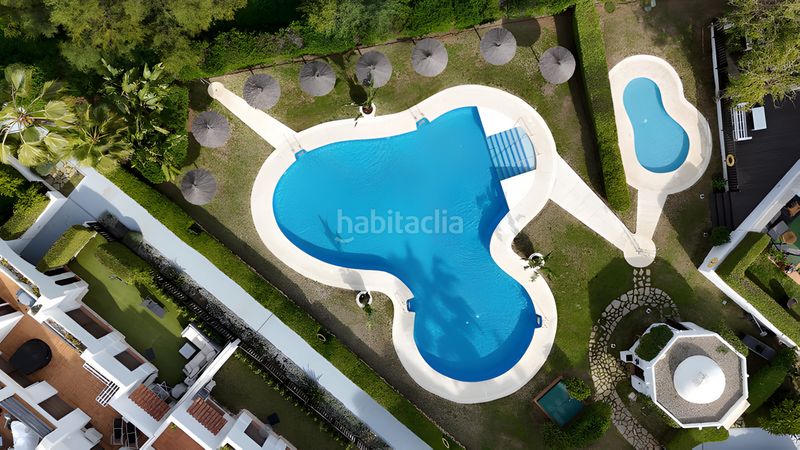Foto 3183e1ca-4454-40a5-ba92-c4e789c4124a. Apartament amb aparcament piscina a Centro Estepona
