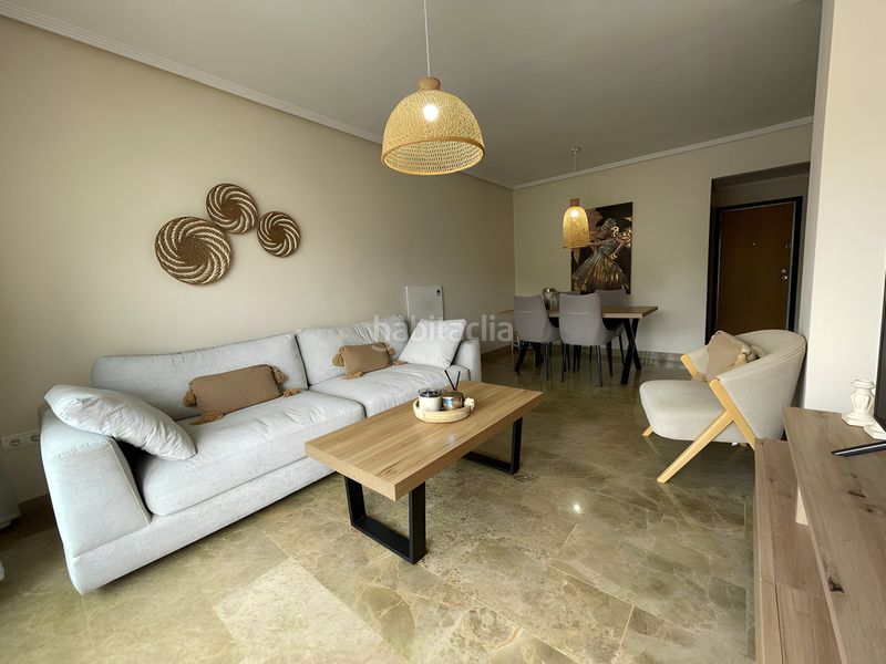 Foto a4a1b1cc-3d73-4df9-84a9-9ce57b991916. Apartament amb aparcament piscina a Centro Estepona
