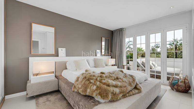 Foto bda45bd7-fcd9-470d-8fa5-1e10d0202920. Penthouse with pool in Puente Romano Marbella