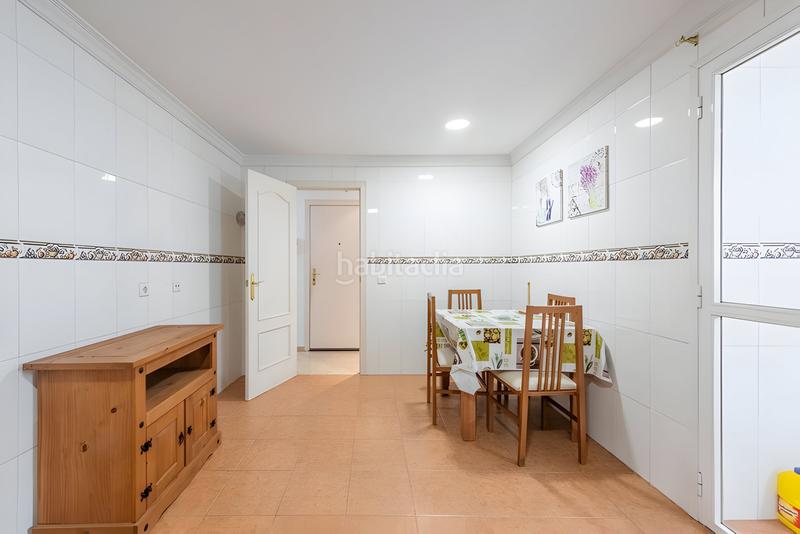 Foto 56f2da61-6825-4b40-9077-823ac218e6c4. Apartamento  en planta media en venta en Estepona