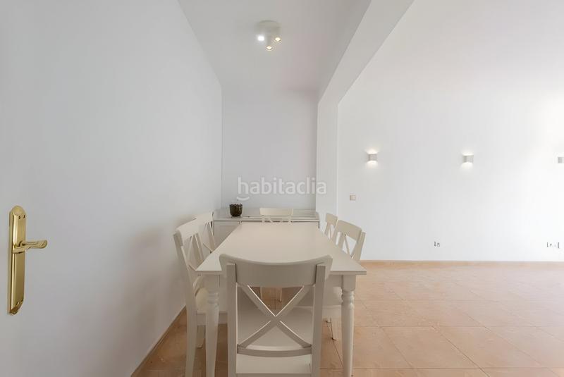 Foto b9fd24e2-8c6b-4e91-bda5-77ae22bc08c9. Piccolo appartamento con parcheggio in Playa Bajadilla - Puertos Marbella