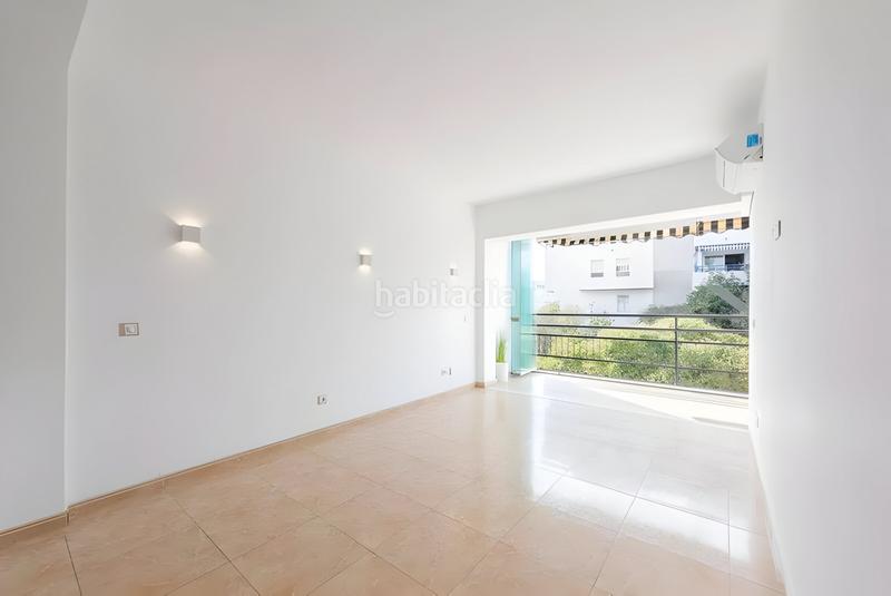 Foto f7d53727-337e-4d28-b9a7-515cddee32b1. Piccolo appartamento con parcheggio in Playa Bajadilla - Puertos Marbella