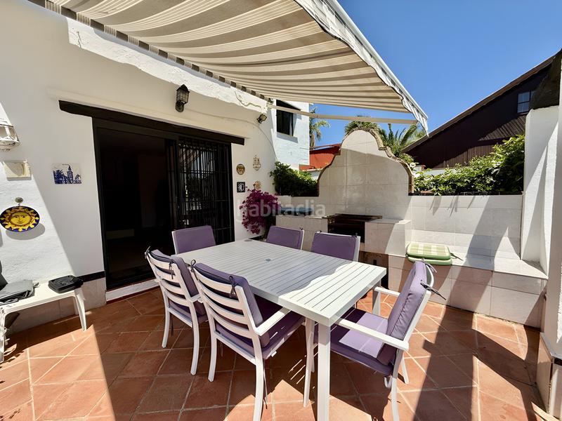 Foto 466bfd29-d86d-4574-b64f-fd0ab1ef68e2. Casa pareada casa adosada en esquina en venta en Calahonda en Mijas