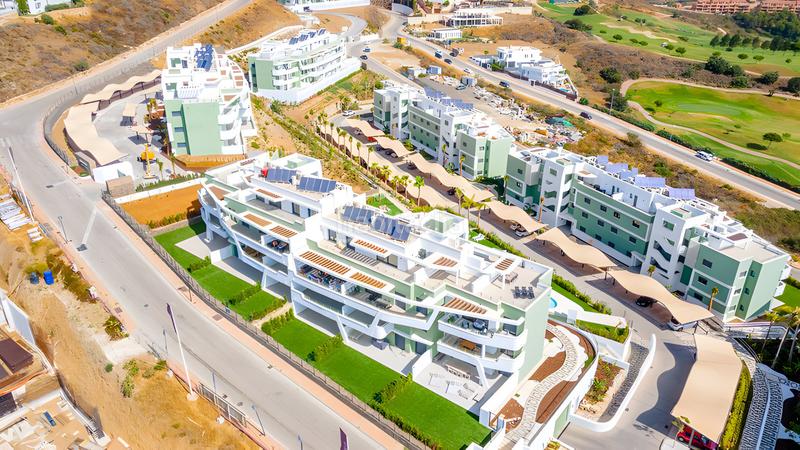 Foto 23f8cdad-2df5-4397-9a53-e3c5f8f403f2. Apartament amb calefacció aparcament piscina a El Faro de Calaburra - Chaparral Mijas