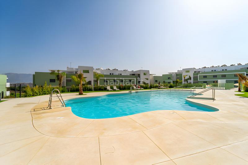 Foto 619b81d4-2497-4437-af9d-4b8e18e3145f. Apartament amb calefacció aparcament piscina a El Faro de Calaburra - Chaparral Mijas