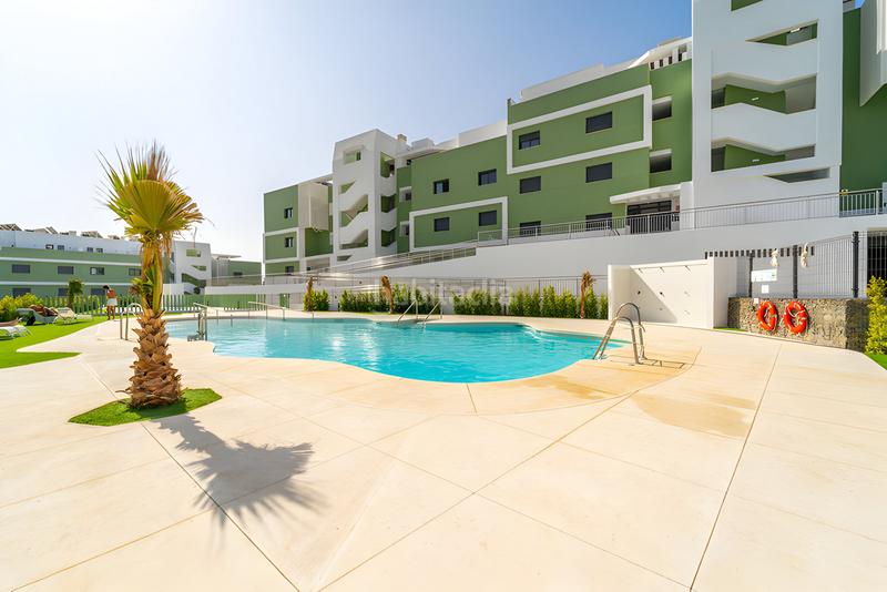 Foto 69668f44-8871-4eca-9df2-9ab6f4a5706d. Apartament amb calefacció aparcament piscina a El Faro de Calaburra - Chaparral Mijas