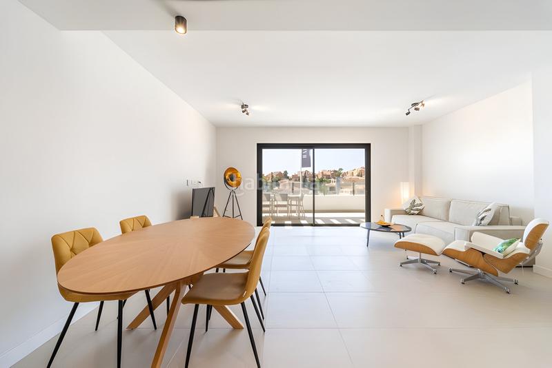 Foto ba01099d-becd-4165-9213-4c8bf105c567. Apartament amb calefacció aparcament piscina a El Faro de Calaburra - Chaparral Mijas