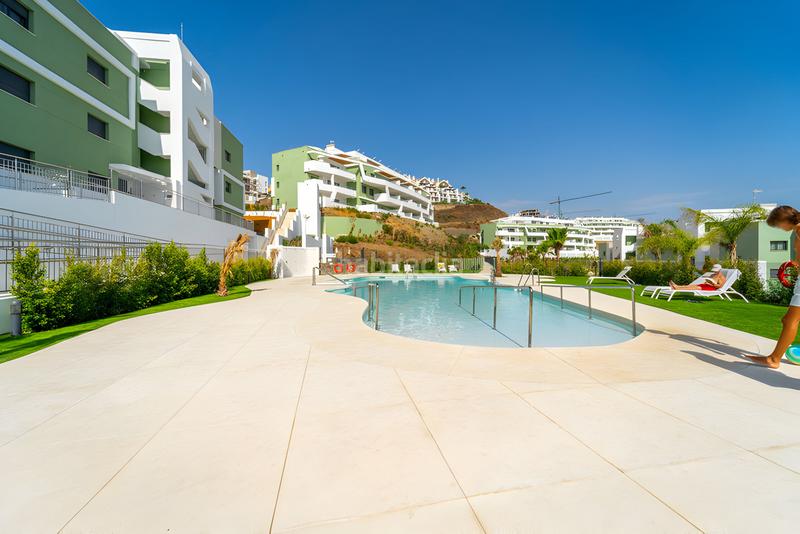 Foto feb63c0a-9e6f-49aa-bbca-034bc0f19260. Apartament amb calefacció aparcament piscina a El Faro de Calaburra - Chaparral Mijas