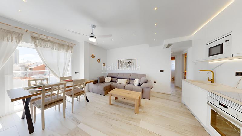 Foto 32b9d883-8bec-4578-9e3d-e4c949496f16. Apartamento  en planta media en venta en Fuengirola