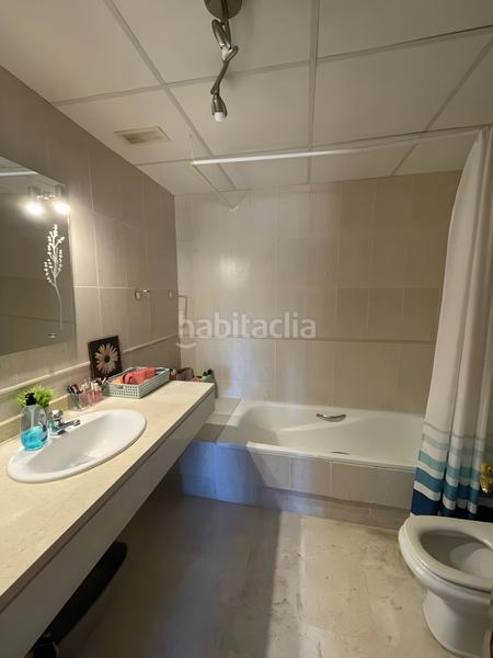 Foto 24727c87-ca96-4999-a630-1fec84605c21. Dúplex amb aparcament piscina a La Duquesa Manilva